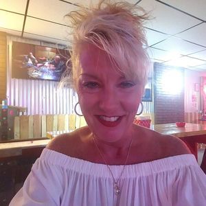 Meet your Posher, Ronni